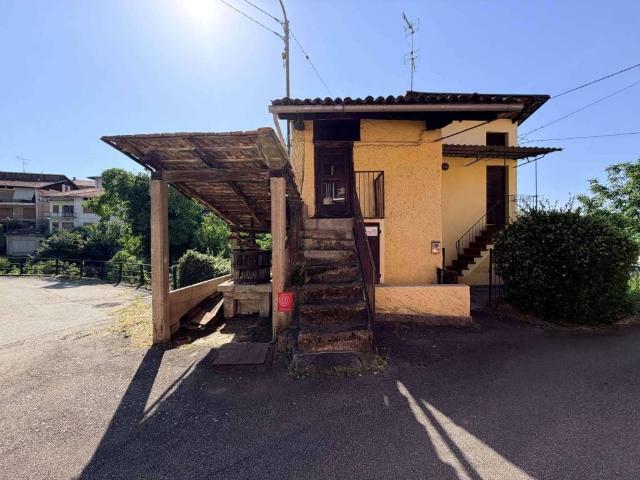 Villa Indipendente in vendita a Valdilana, Piemonte