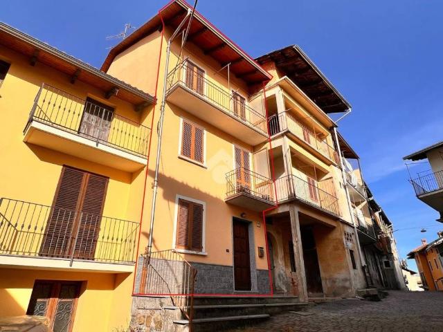 Villa Indipendente in vendita a Valdilana, Piemonte