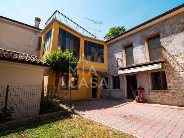Villa Indipendente in vendita a Valdobbiadene, Veneto