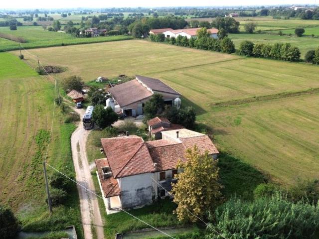 Villa Indipendente in vendita a Borghetto, Valeggio Sul Mincio