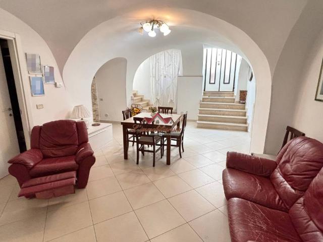 Villa Indipendente in vendita a Valenzano, Bari