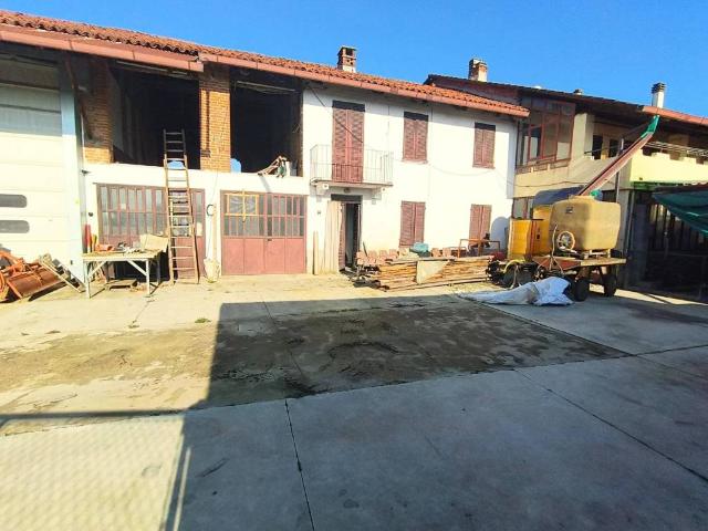 Villa Indipendente in vendita a Piemonte, Asti