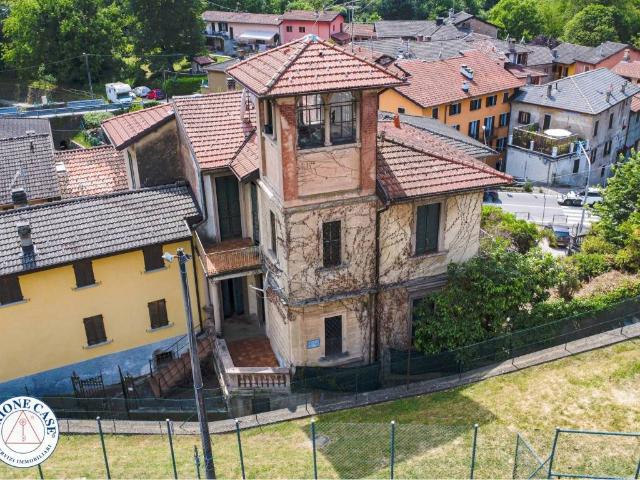 Villa Indipendente in vendita a Comunità Montana del Piambello, Valganna