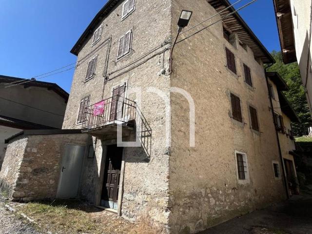 Villa Indipendente in vendita a Comunità della Vallagarina, Vallarsa