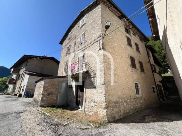 Villa Indipendente in vendita a Comunità della Vallagarina, Vallarsa