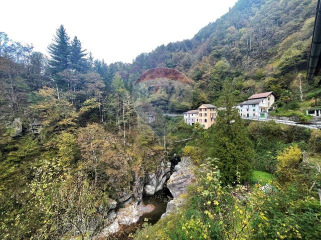 Villa Indipendente in vendita a Valle Cannobina, Piemonte