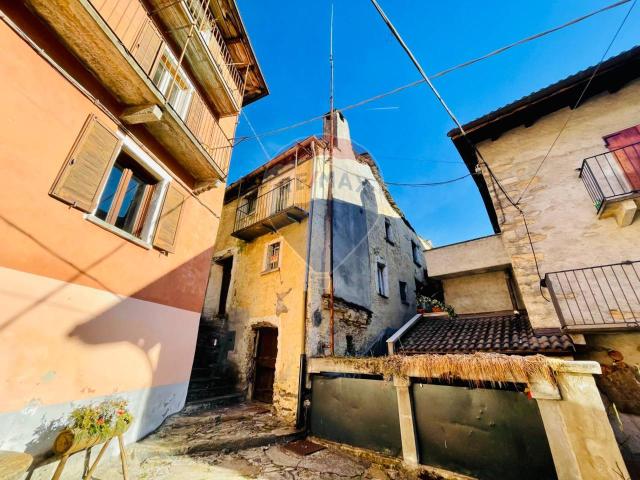 Villa Indipendente in vendita a Valle Cannobina, Piemonte