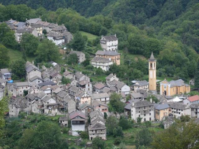 Villa Indipendente in vendita a Valle Cannobina, Piemonte