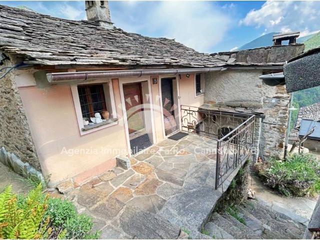 Villa Indipendente in vendita a Valle Cannobina, Piemonte