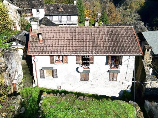 Villa Indipendente in vendita a Valle Cannobina, Piemonte