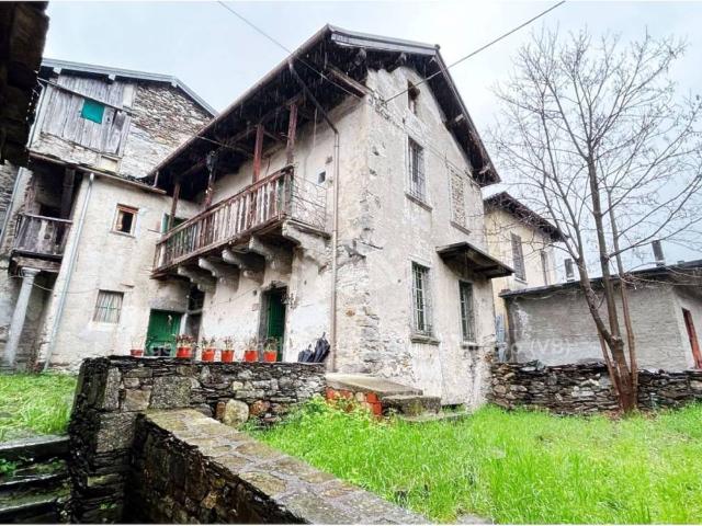 Villa Indipendente in vendita a Valle Cannobina, Piemonte