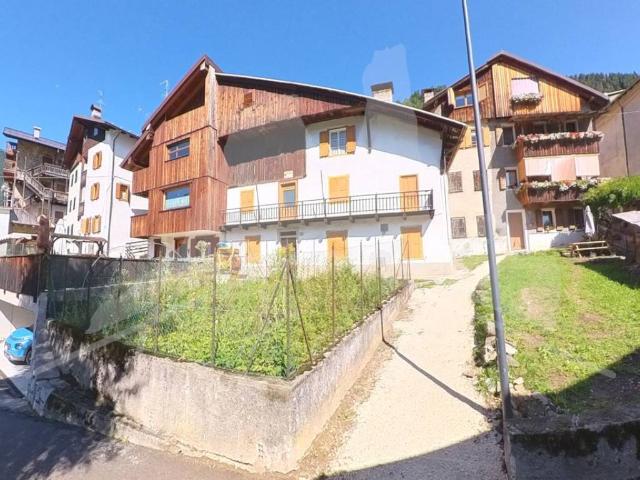 Villa Indipendente in vendita a Valle Di Cadore, Veneto