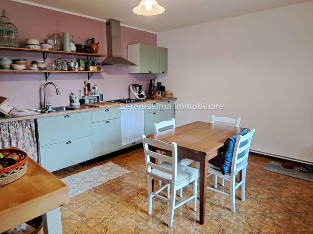 Villa Indipendente in vendita a Vallefoglia, Marche
