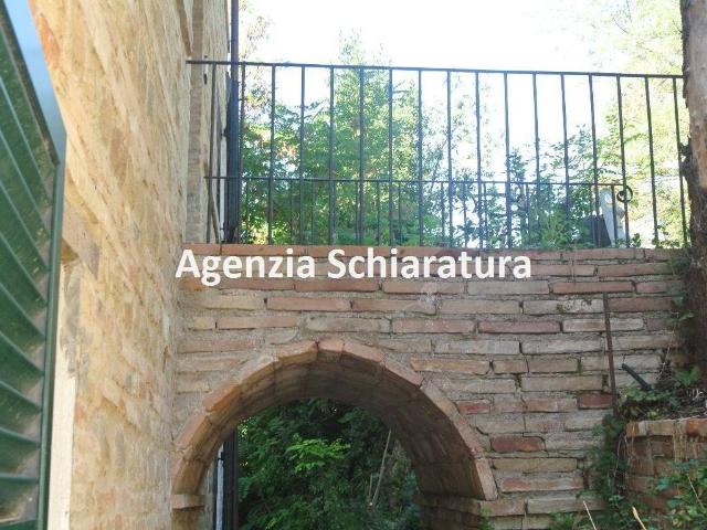 Villa Indipendente in vendita a Vallefoglia, Marche