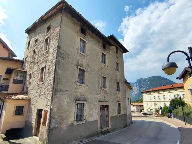 Villa Indipendente in vendita a Comunità della Valle dei Laghi, Padergnone