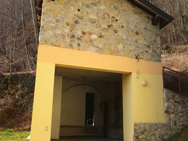 Villa Indipendente in vendita a Valli Del Pasubio, Veneto