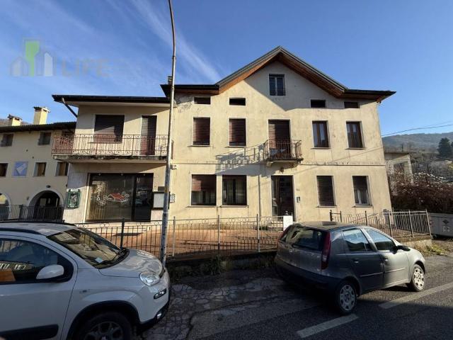 Villa Indipendente in vendita a Valli Del Pasubio, Veneto