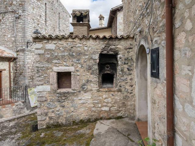 Villa Indipendente in vendita a Vallo Di Nera, Umbria