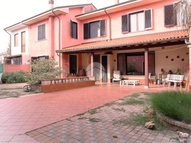 Villa Indipendente in vendita a Piemonte, Alessandria