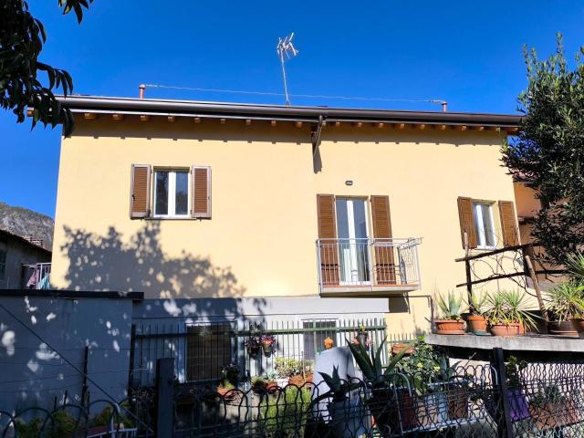 Villa Indipendente in vendita a Caserta, Valmadrera