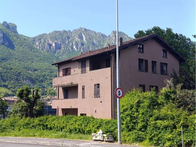 Villa Indipendente in vendita a Caserta, Valmadrera