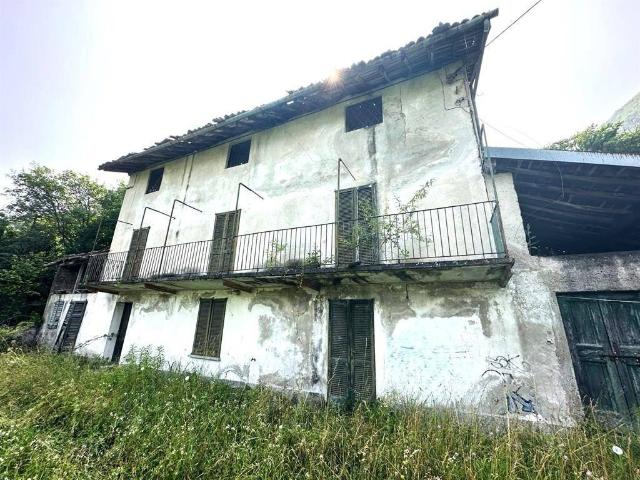 Villa Indipendente in vendita a Valmadrera, Lombardia