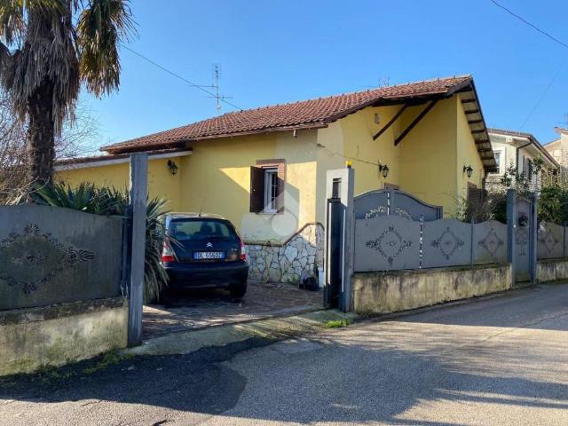 Villa Indipendente in vendita a Villaggio Rinascita, Roma Capitale