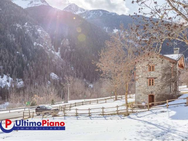 Villa Indipendente in vendita a Valpelline, Aosta