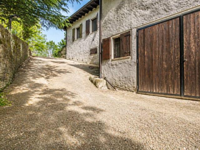 Villa Indipendente in vendita a Unione dei comuni Valli del Reno, Lavino e Samoggia, Tiola