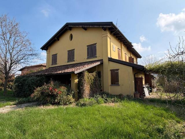 Villa Indipendente in vendita a Unione dei comuni Valli del Reno, Lavino e Samoggia, Reggio Emilia