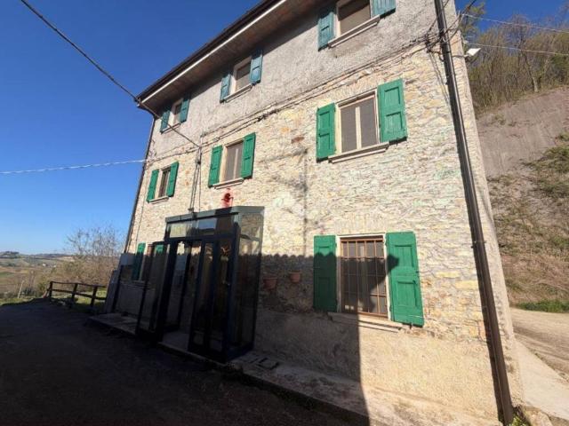 Villa Indipendente in vendita a Unione dei comuni Valli del Reno, Lavino e Samoggia, Reggio Emilia
