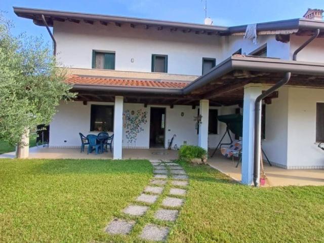 Villa Indipendente in vendita a Valvasone, Friuli-Venezia Giulia