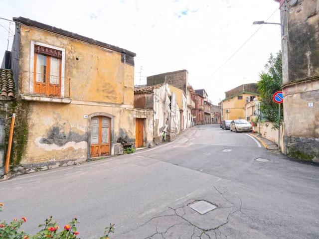 Villa Indipendente in vendita a Valverde, Sicilia