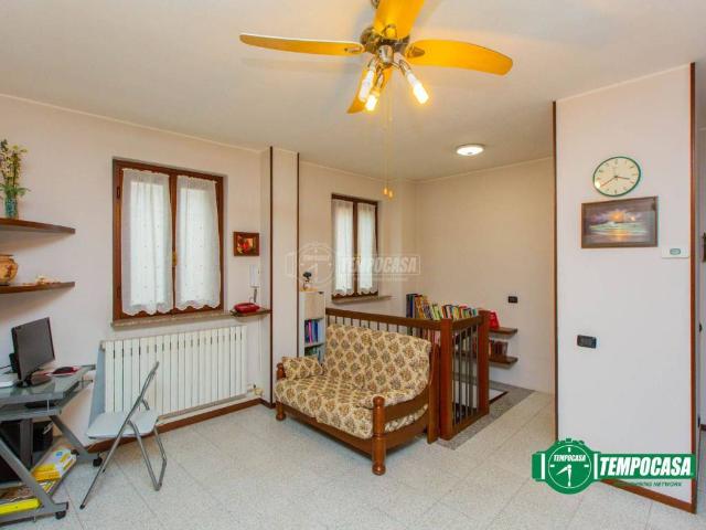Villa Indipendente in vendita a Vanzaghello, Lombardia