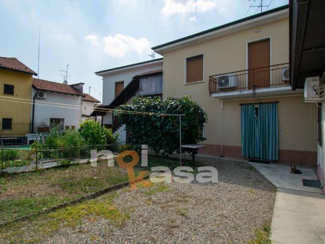 Villa Indipendente in vendita a Vanzaghello, Lombardia