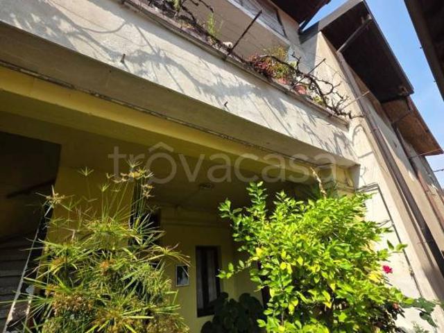 Villa Indipendente in vendita a Calusco D'adda, Lombardia
