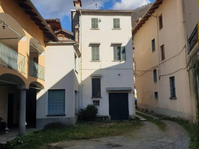 Villa Indipendente in vendita a Cellio con Breia, Piemonte