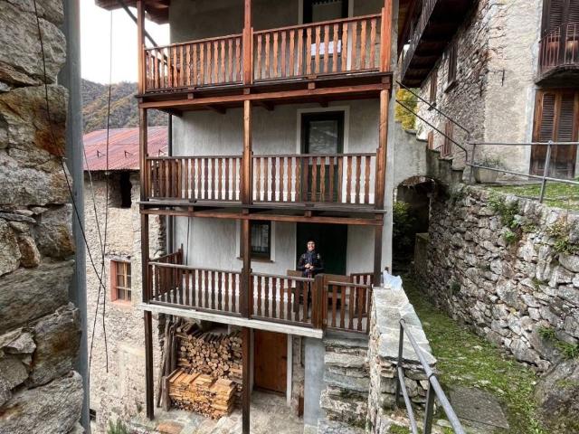 Villa Indipendente in vendita a Piemonte, Vercelli