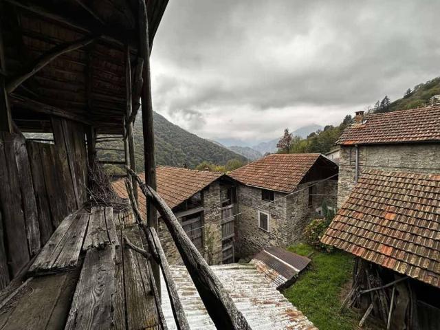 Villa Indipendente in vendita a Cellio con Breia, Piemonte