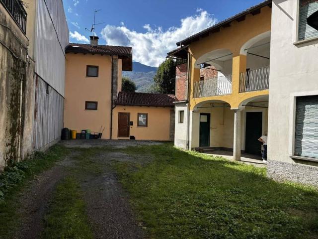 Villa Indipendente in vendita a Cellio con Breia, Piemonte