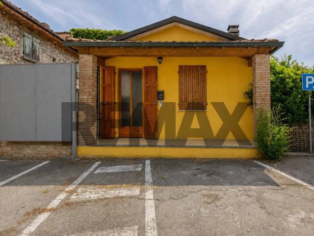 Villa Indipendente in vendita a Varano De' Melegari, Reggio Emilia
