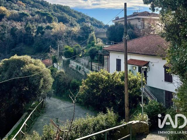 Villa Indipendente in vendita a Parasio, Varazze