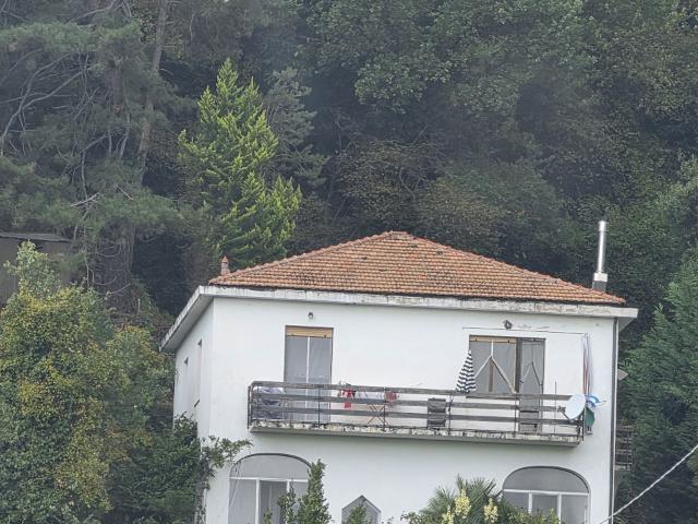 Villa Indipendente in vendita a Alpicella, Varazze