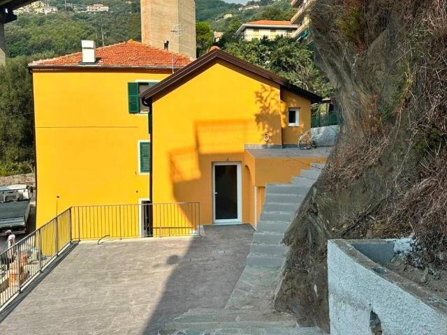 Villa Indipendente in vendita a Parasio, Varazze