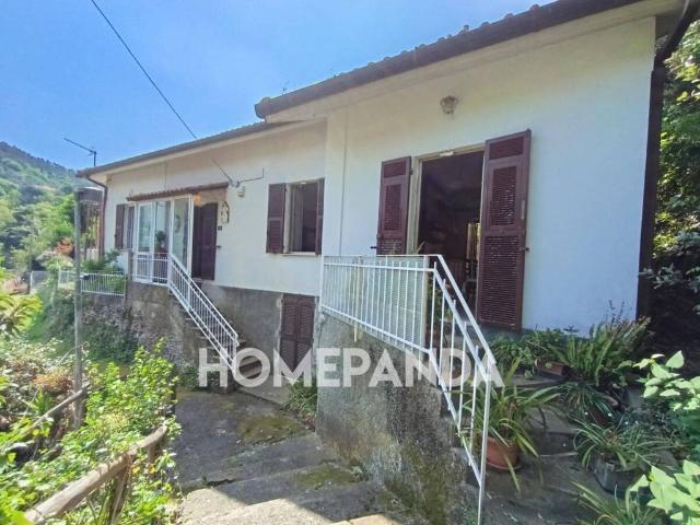 Villa Indipendente in vendita a Parasio, Varazze