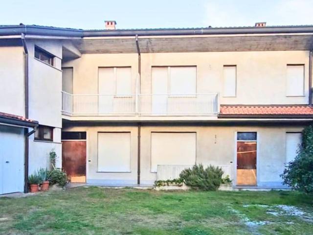 Villa Indipendente in vendita a Varedo, Lombardia