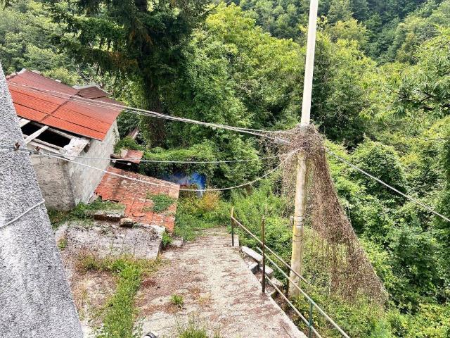Villa Indipendente in vendita a Varese Ligure, Liguria