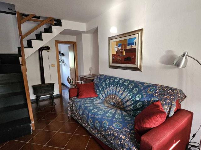 Villa Indipendente in vendita a Varese Ligure, Liguria