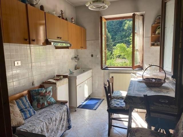 Villa Indipendente in vendita a Varese Ligure, Liguria