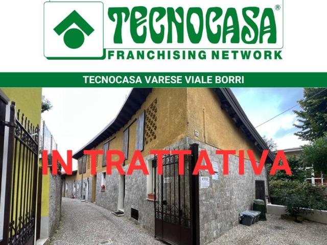 Villa Indipendente in vendita a Varese, Lombardia